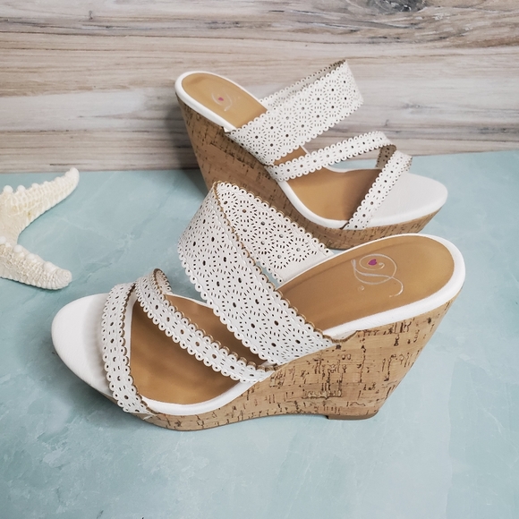 NEW Off White Cork Wedge Sandal - Picture 3 of 6